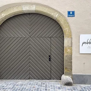 Hotel Pebbles By Ring